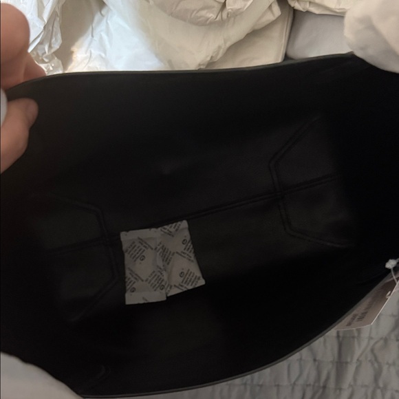 NWT Kate Spade reversible dachshund tote with detachable wristlet. - Picture 6 of 8